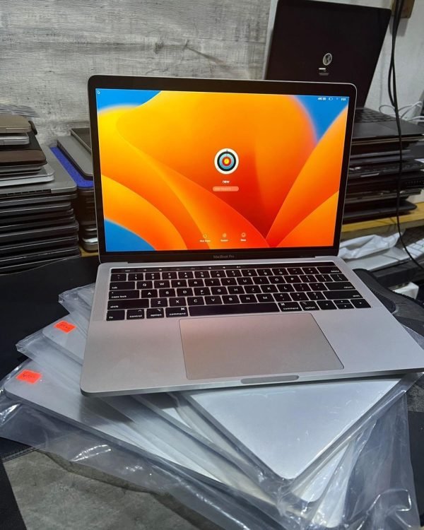 Large Pallets (120+ units) MacBook Pro Pallet - Image 5